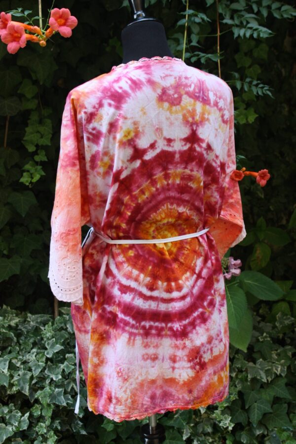 Red vibes. Hand dyed kimono.