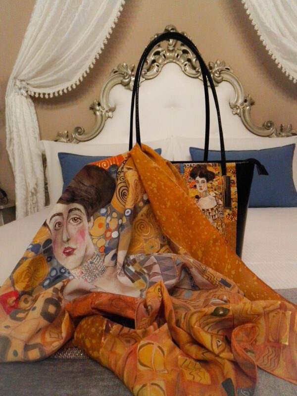Woman in gold. Hand painted bag.